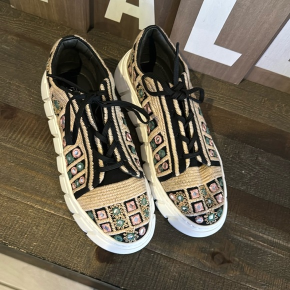Women’s Free People crochet sneakers - Picture 2 of 8